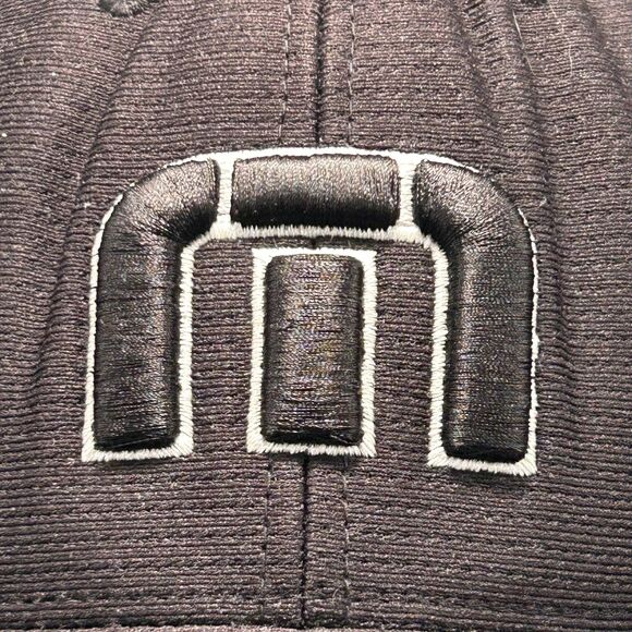 Travis Mathew Fairmont Scottsdale Hat Black Small Medium Flexfit Breathable - Picture 3 of 7